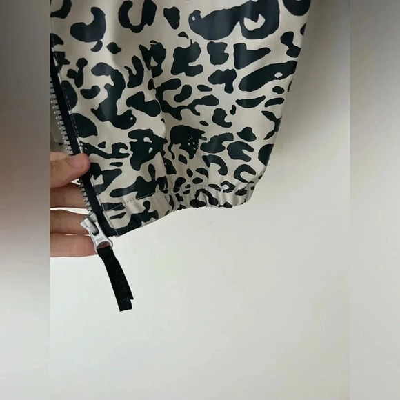 Molo cat prints  rain jacket - Picture 4 of 11